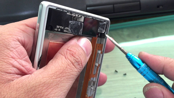 can-chu-y-dieu-gi-khi-thay-loa-sony-z3 can-chu-y-dieu-gi-khi-thay-loa-sony-z3