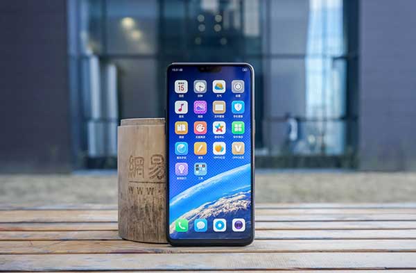 dien-thoai-oppo-r15-1 dien-thoai-oppo-r15-1