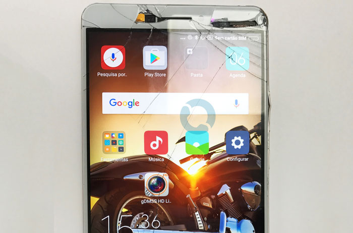 hinh-anh-dien-thoai-xiaomi-vo-mat-kinh hinh-anh-dien-thoai-xiaomi-vo-mat-kinh