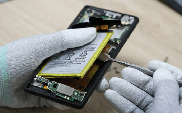 hinh-anh-mo-ta-qua-trinh-thay-pin-sony-xperia-m4 hinh-anh-mo-ta-qua-trinh-thay-pin-sony-xperia-m4