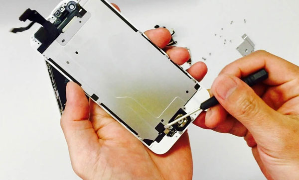 ky-thuat-thay-phan-quang-iphone-7-plus ky-thuat-thay-phan-quang-iphone-7-plus