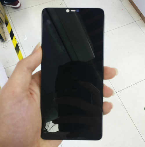 mat-kinh-oppo-f7-khi-thay-xong