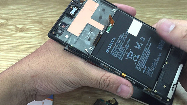 nen-thay-pin-sony-c3-o-dau