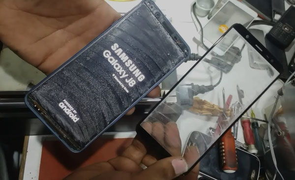 qua-trinh-thay-mat-kinh-samsung-galaxy-j8 qua-trinh-thay-mat-kinh-samsung-galaxy-j8