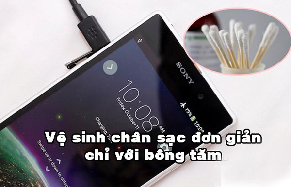 su-dung-tam-bong-de-ve-sinh-chan-sac-sony-m4 su-dung-tam-bong-de-ve-sinh-chan-sac-sony-m4