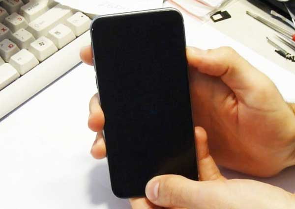 sua-iphone-se-bi-mat-nguon-2