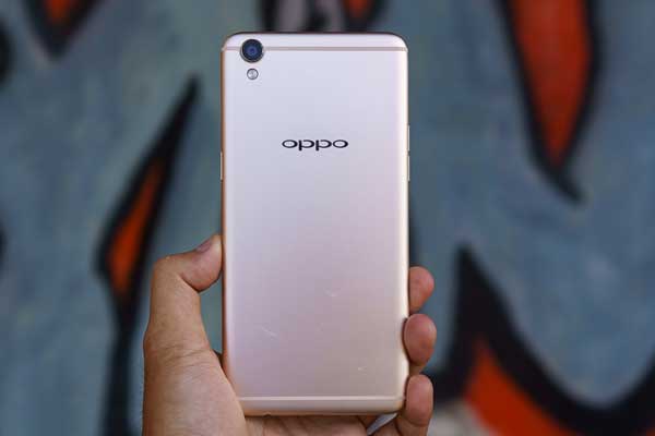 thay-chan-sac-oppo-f1s-1