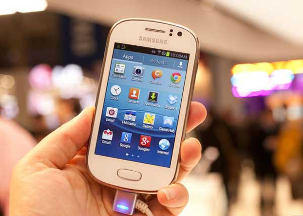 thay-man-hinh-mat-kinh-cam-ung-samsung-galaxy-fame-1