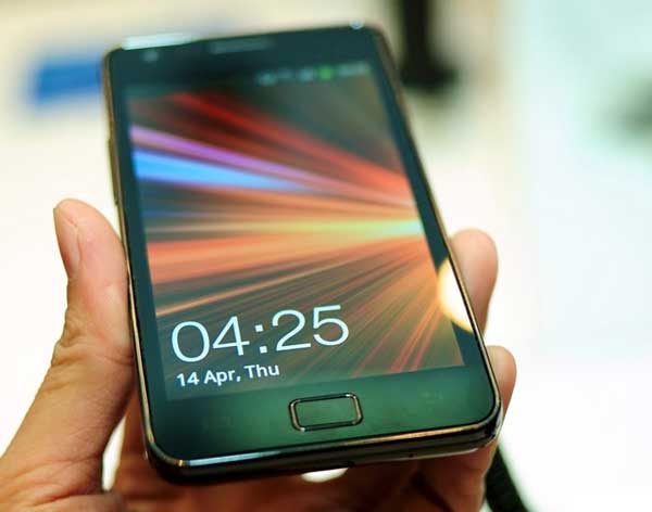 thay-man-hinh-samsung-s2-1 thay-man-hinh-samsung-s2-1