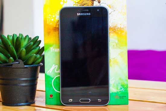 thay-mat-kinh-samsung-j3-lte