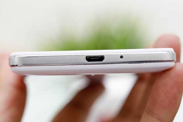 thay-micro-oppo-joy-r1001-2