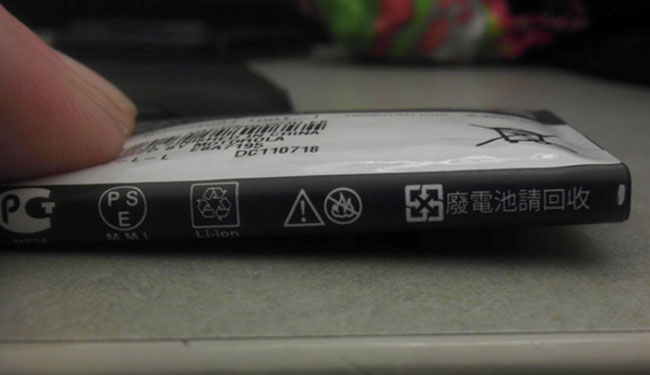 thay-pin-samsung-wide-3