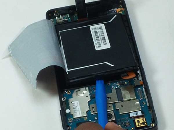 thay-pin-xiaomi-mi4-2-1 thay-pin-xiaomi-mi4-2-1