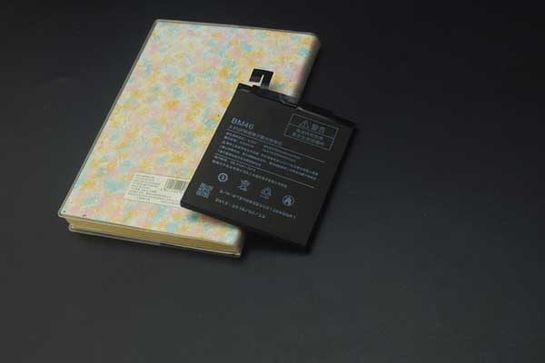 thay-pin-xiaomi-redmi-note-3-pro-3 thay-pin-xiaomi-redmi-note-3-pro-3