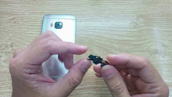 hinh-anh-mic-htc-one-m7