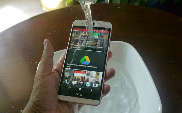 htc-m8-bi-hong-mic-do-dinh-nuoc