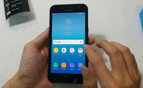 man-hinh-mat-kinh-samsung-galaxy-j2 man-hinh-mat-kinh-samsung-galaxy-j2