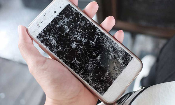mat-kinh-dien-thoai-bi-nat-vun mat-kinh-dien-thoai-bi-nat-vun