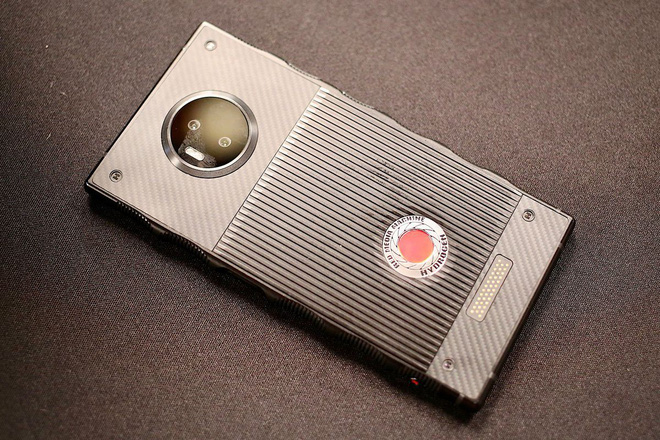 red-hydrogen-one-3-1