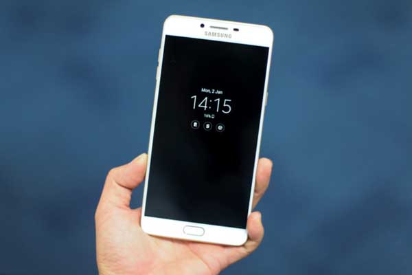 sua-samsung-galaxy-c9-pro-bi-mat-nguon-1