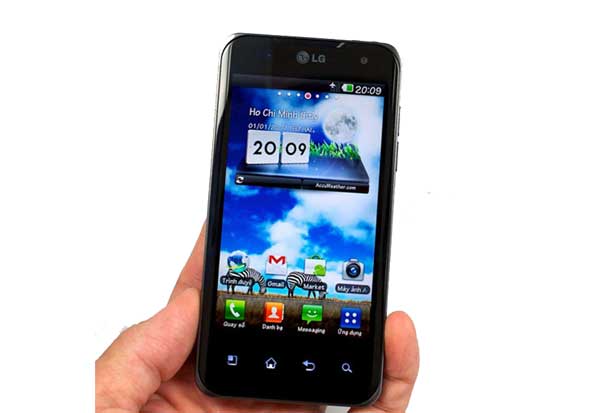 thay-man-hinh-mat-kinh-cam-ung-lg-optimus-2x-1
