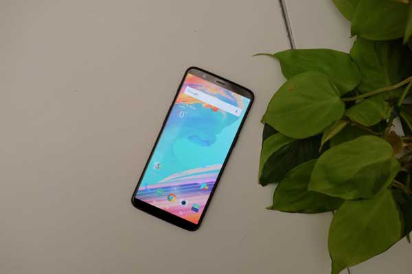 thay-man-hinh-oneplus-6