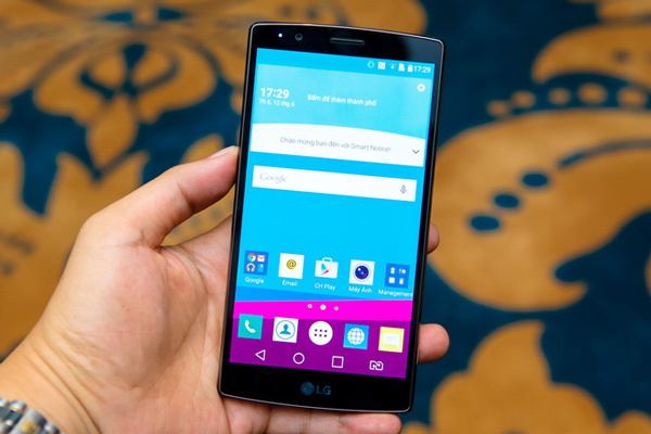 thay-mat-kinh-cam-ung-lg-g4