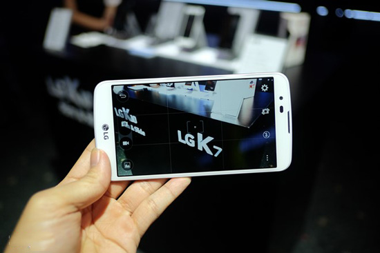 thay-mat-kinh-lg-k7-1-1