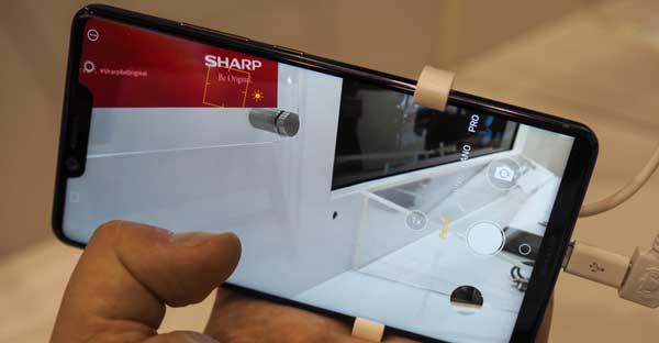 thay-mic-sharp-aquos-d10