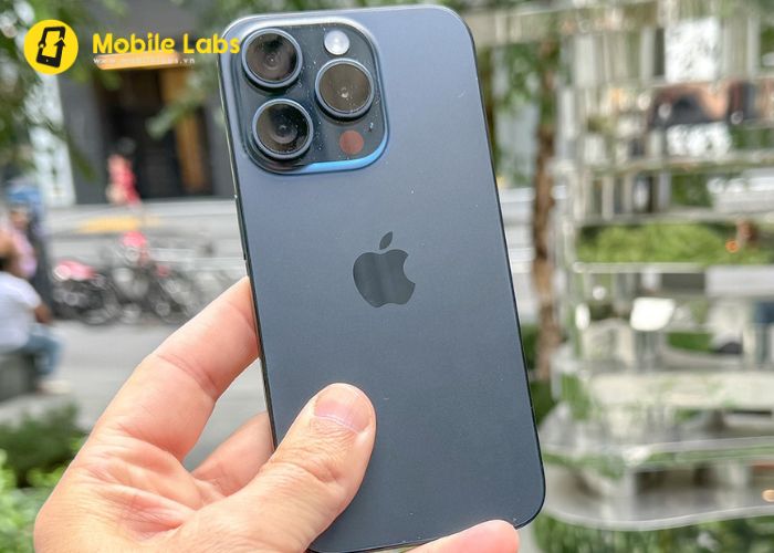 camera-iphone-15-pro-max-co-chong-xuoc-khong-3