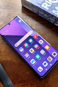 realme-va-redmi-co-giong-nhau-khong-2