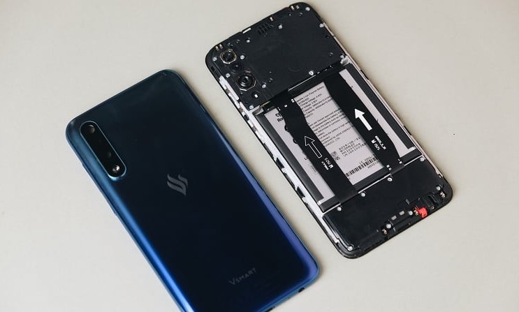 thay-pin-dien-thoai-vsmart-tai-da-nang-3