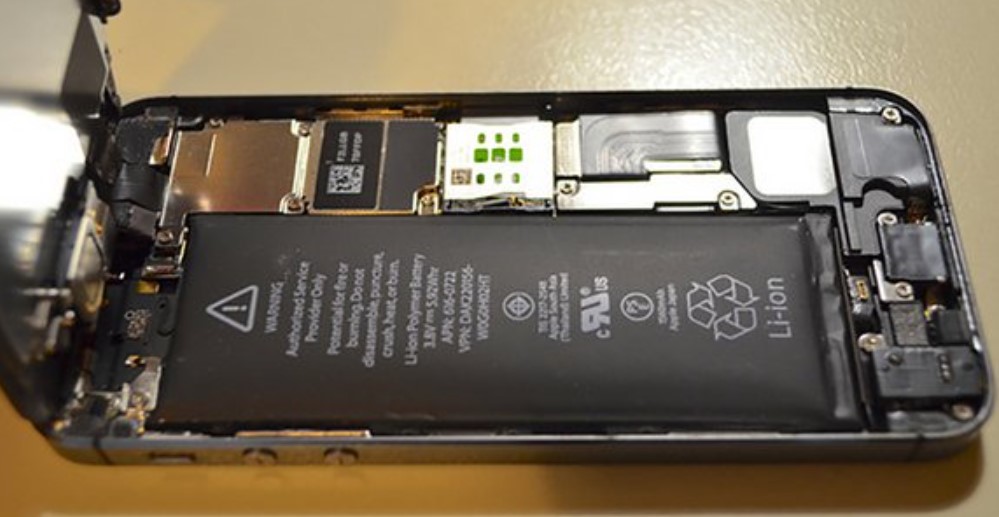 iphone-bi-phong-pin-co-no-khong-6